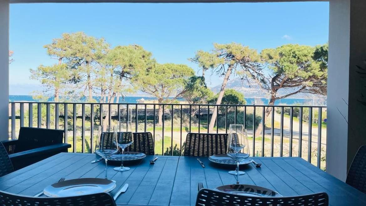 Appartement Les Carolines Calvi Buitenkant foto